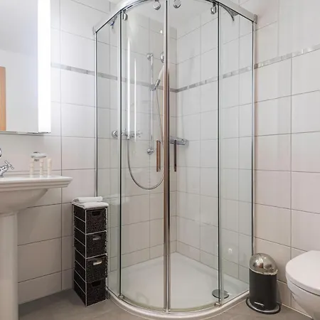 Monte Cristo Apartment *