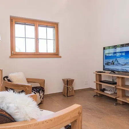 Monte Cristo Apartment *